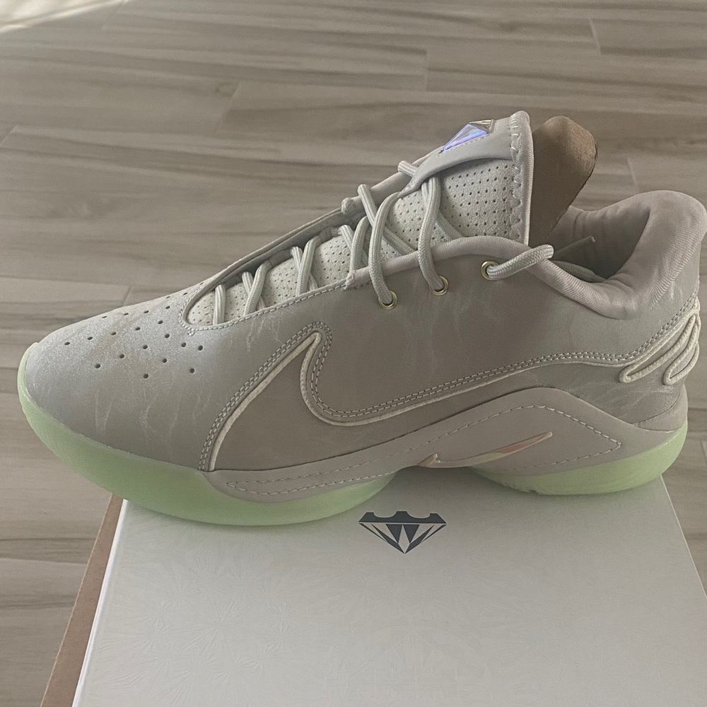 Nike LeBron XXIII Men's lt. bone and Green Sneakers, Size 9